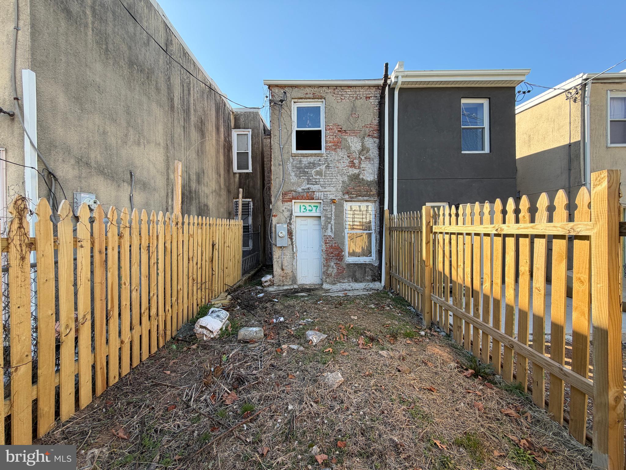 SANDTOWN-WINCHESTER - Residential