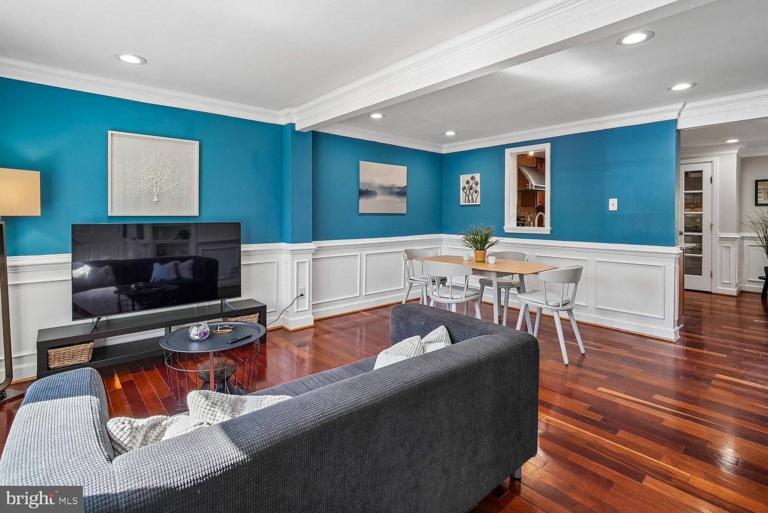 5572 GLASGOW WOODS COURT