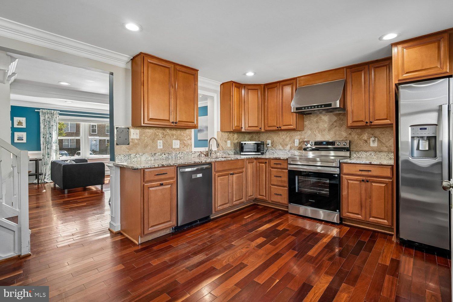 5572 GLASGOW WOODS COURT