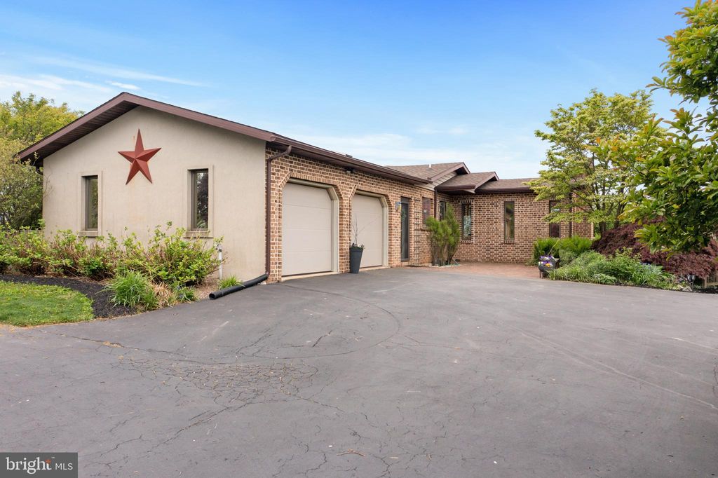 Photo of 1993 WHITE OAK RD, STRASBURG, PA 17579 (MLS # PALA2034466)