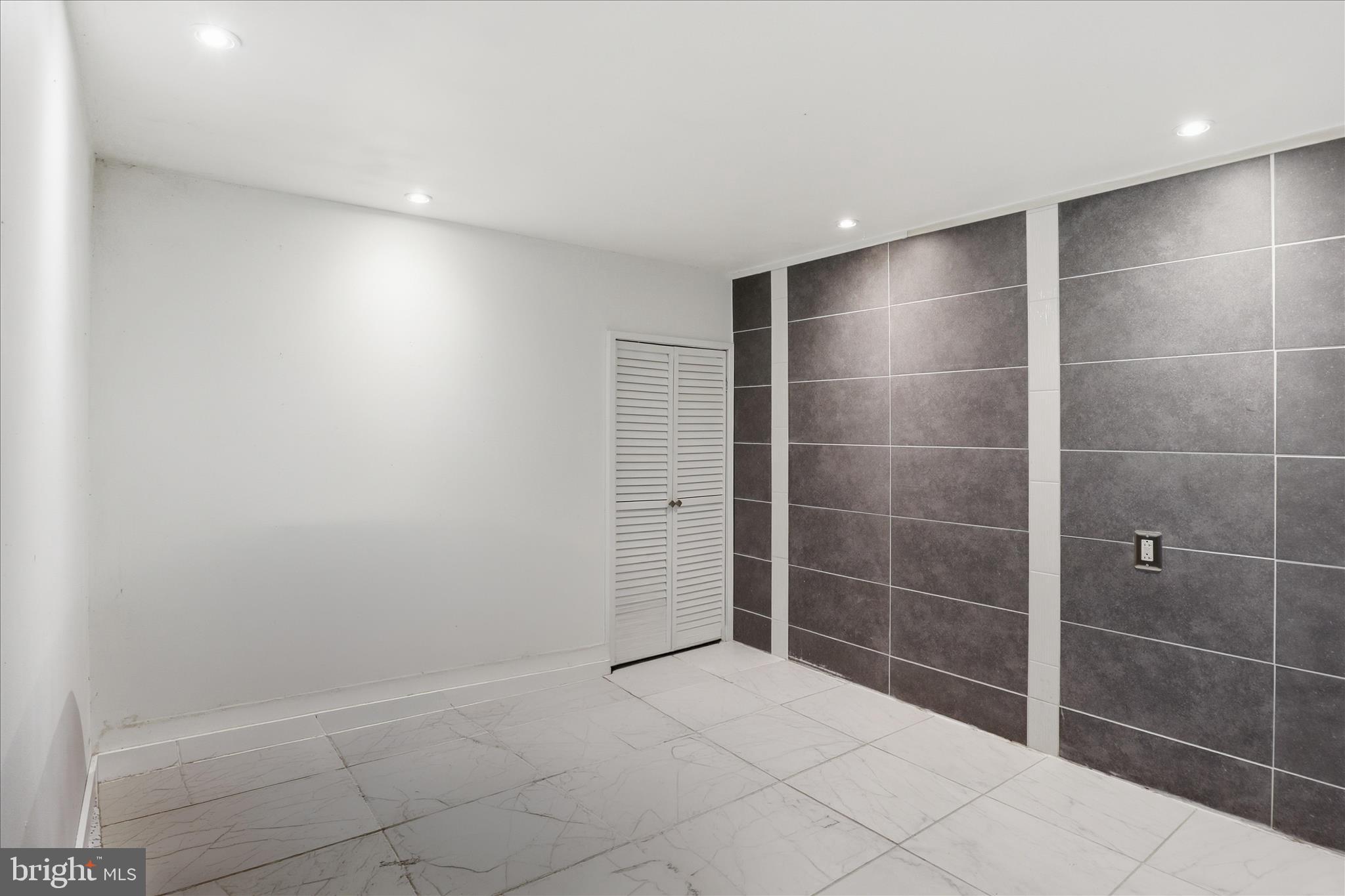 BRADDOCK HEIGHTS - Residential