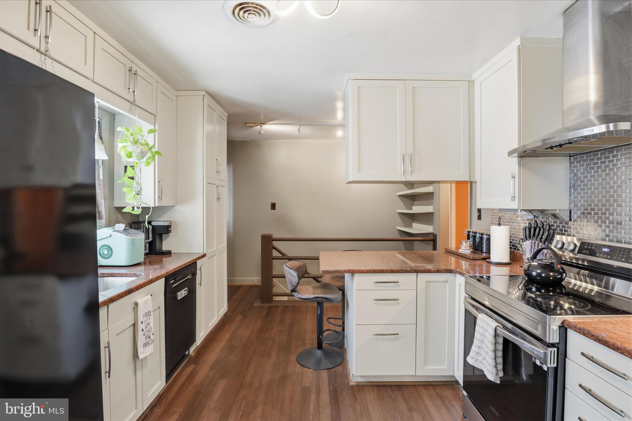 BRADDOCK HEIGHTS - Residential