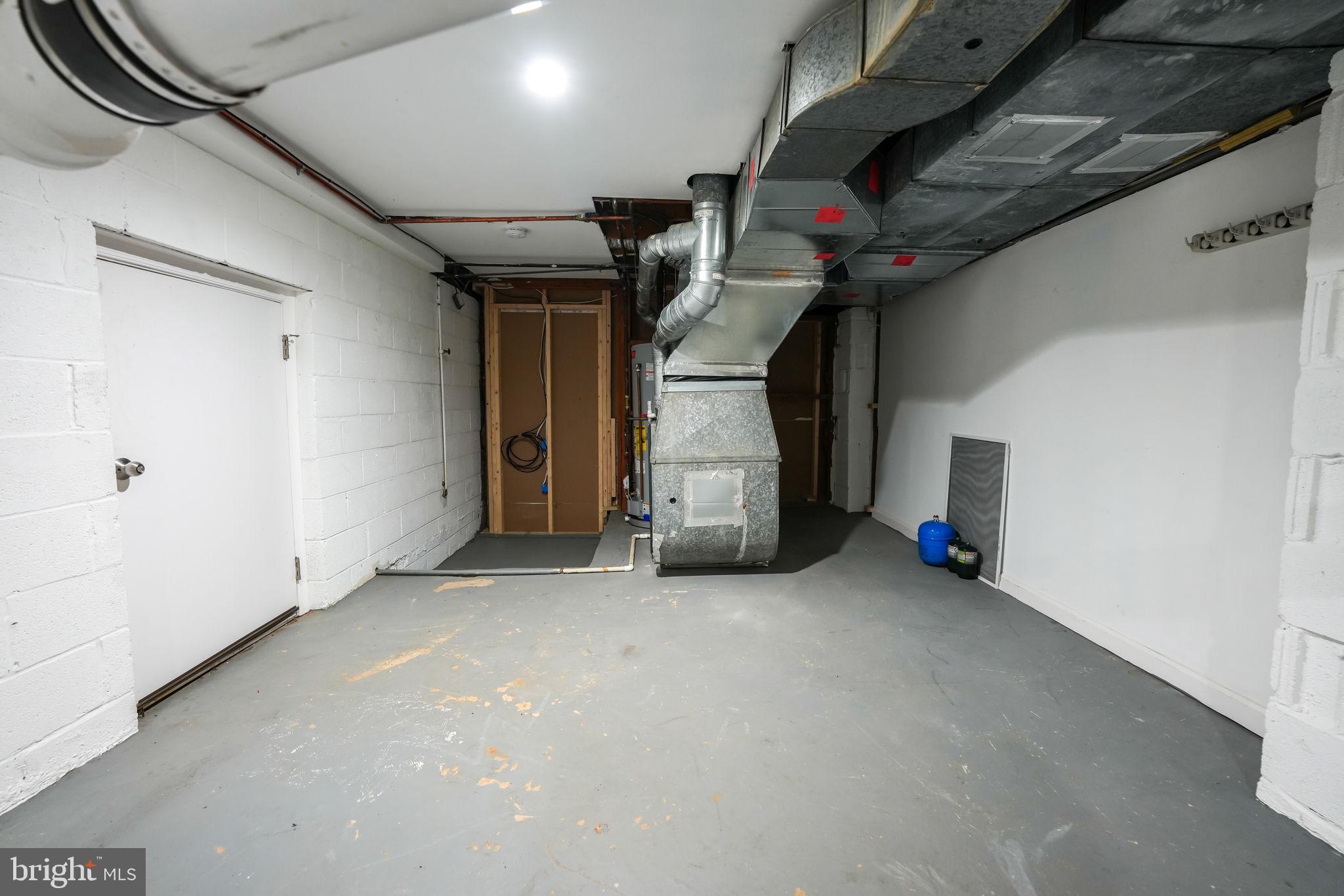 STRATFORD ON THE POTOMAC - Residential Lease