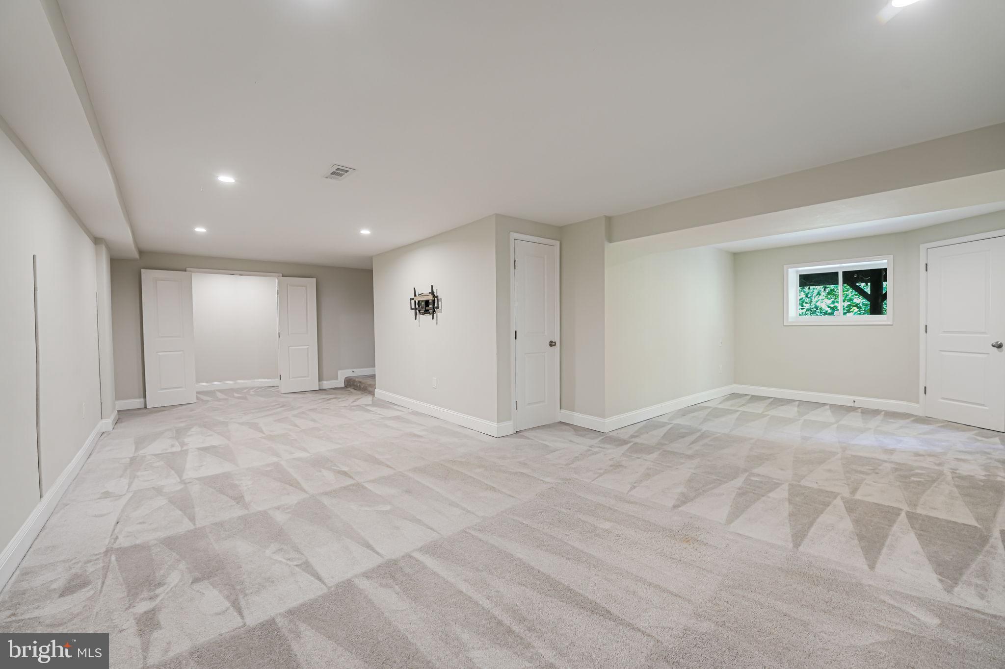 STRATFORD ON THE POTOMAC - Residential Lease