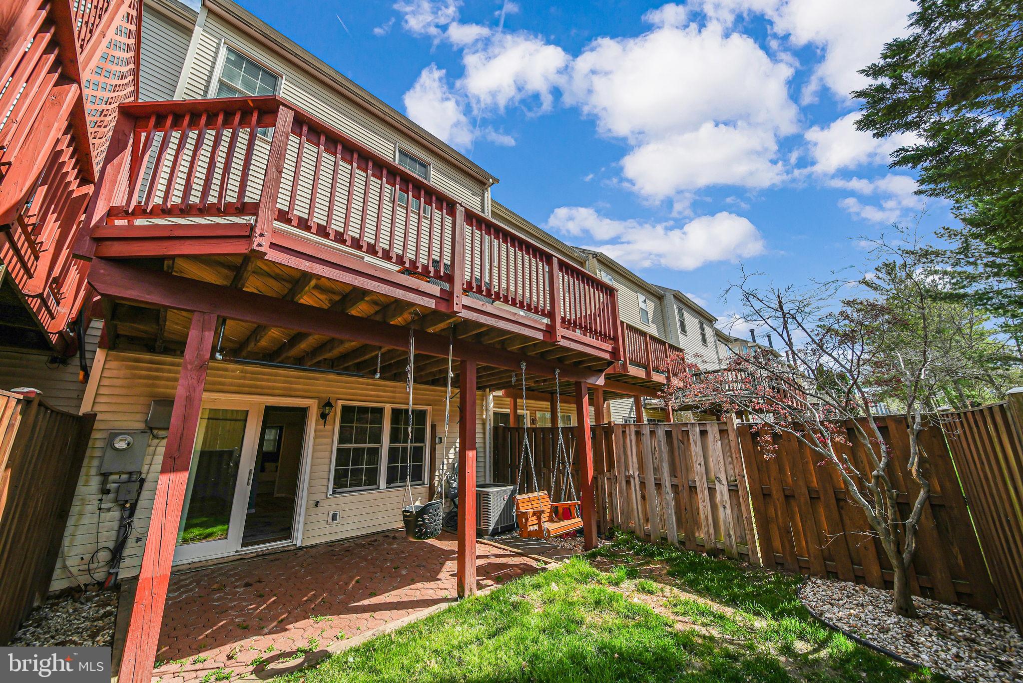 FAIR LAKES - Residential