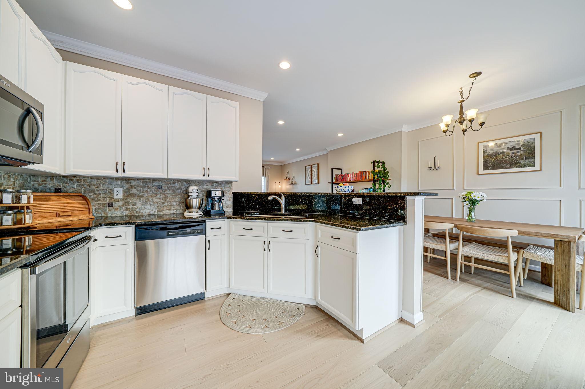 FAIR LAKES - Residential