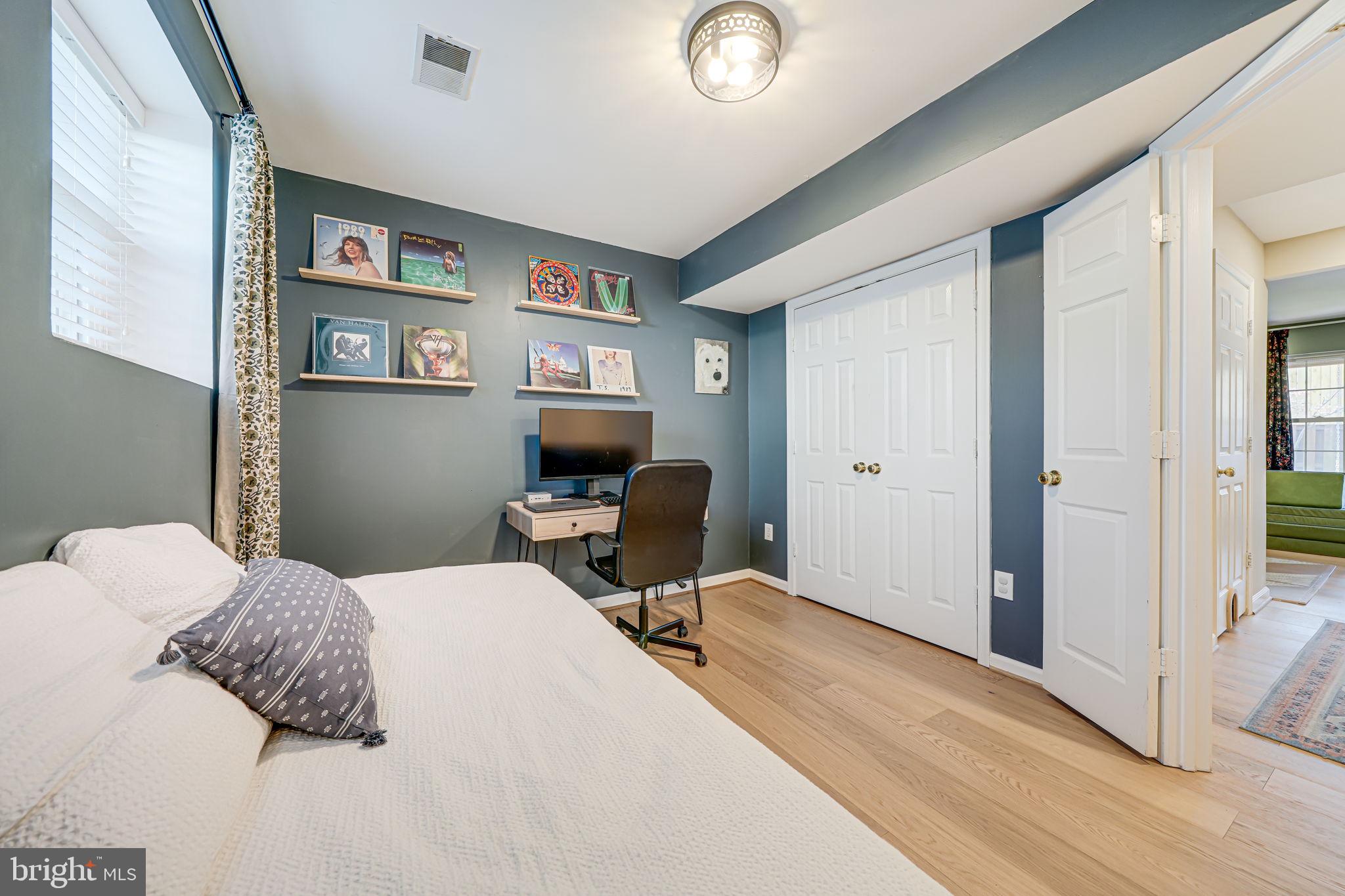 FAIR LAKES - Residential