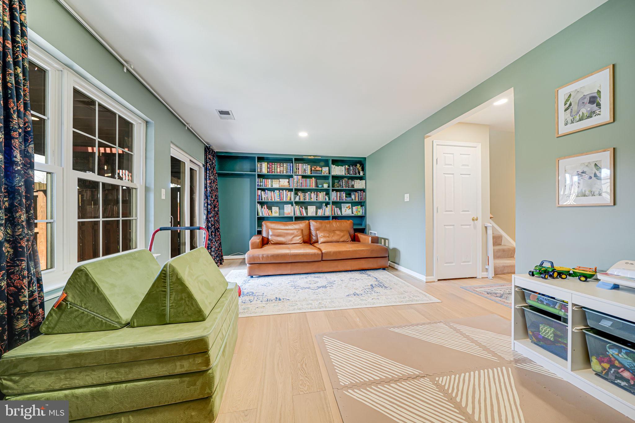 FAIR LAKES - Residential