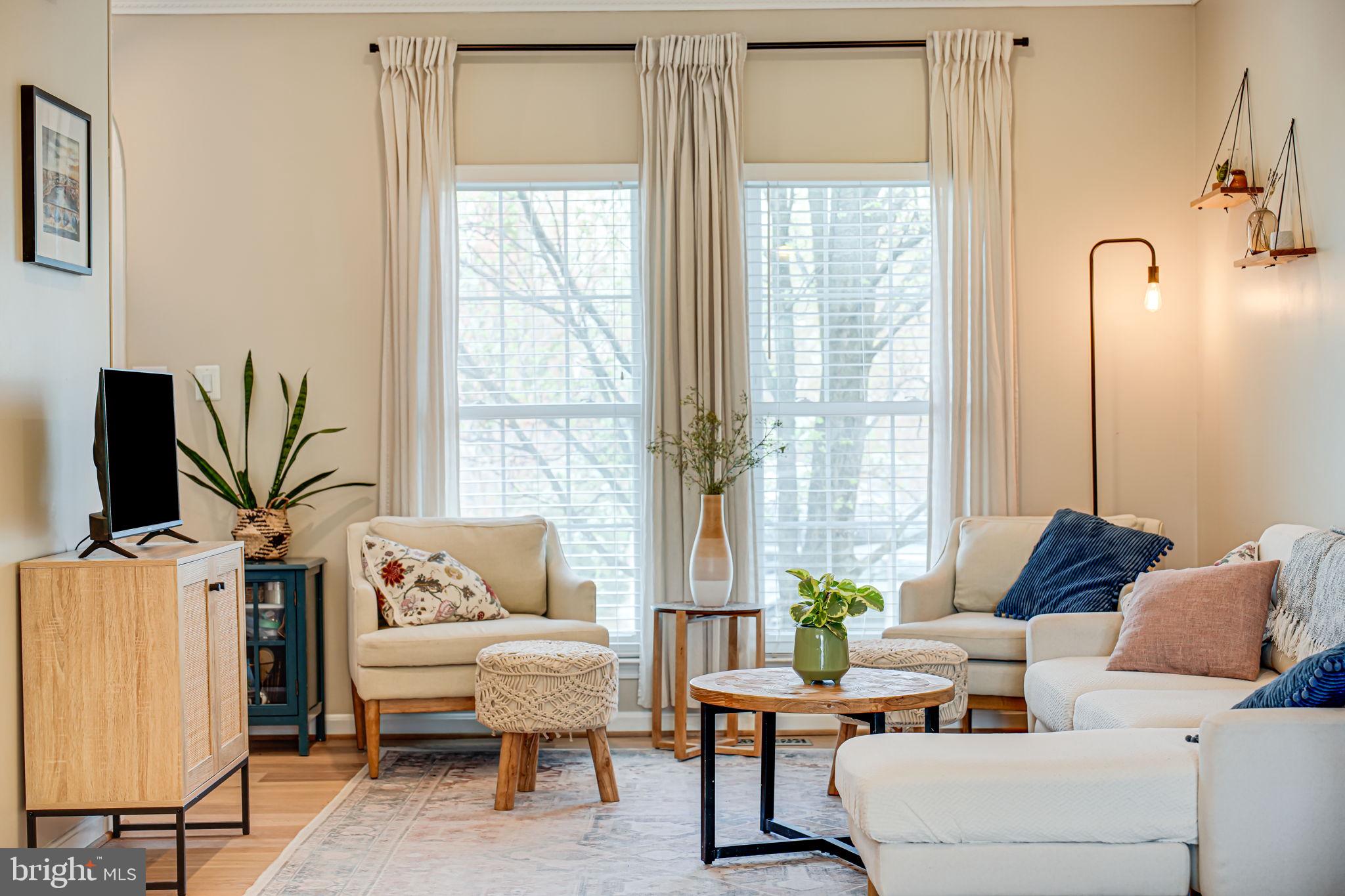 FAIR LAKES - Residential