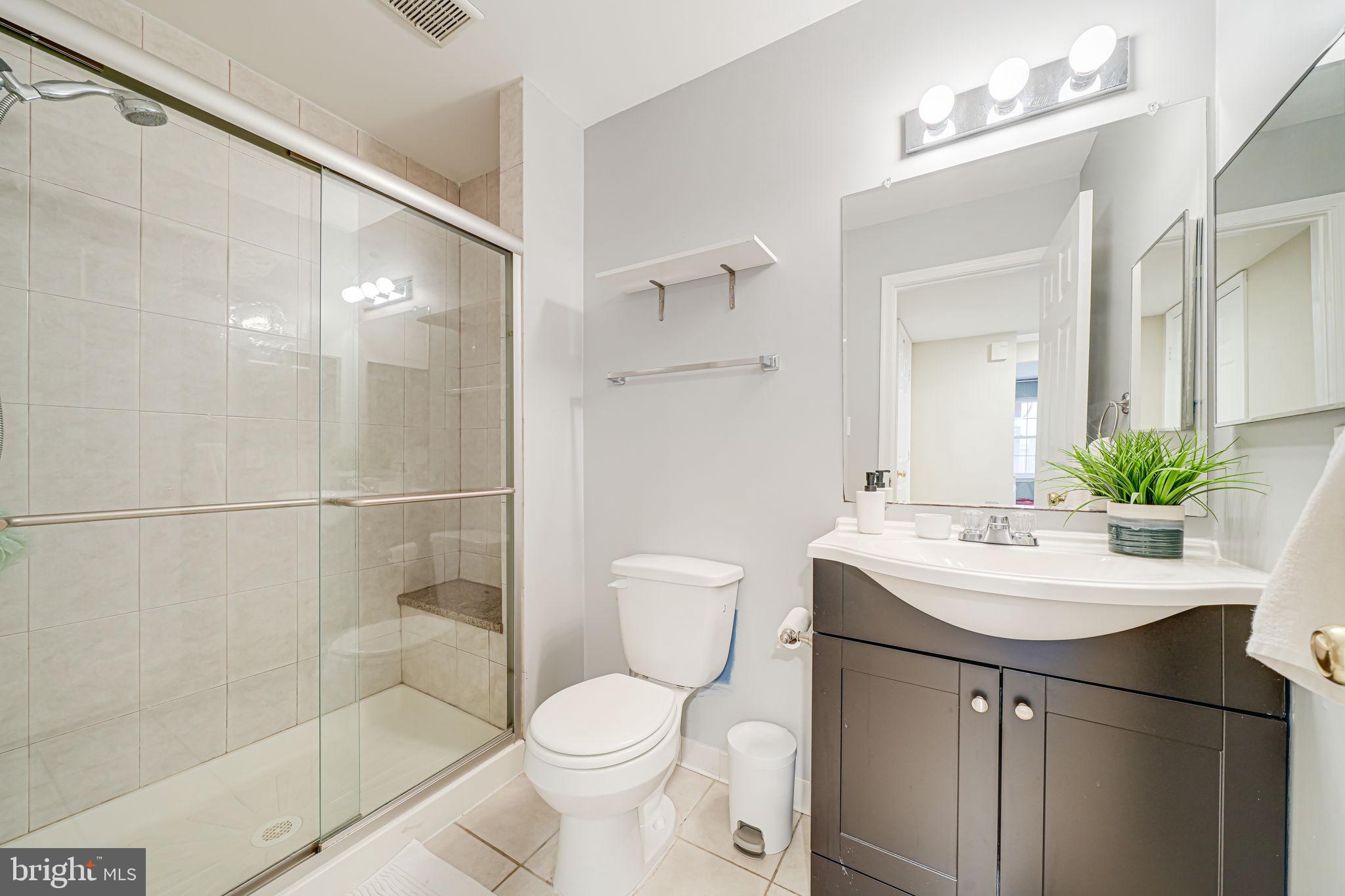 FAIR LAKES - Residential