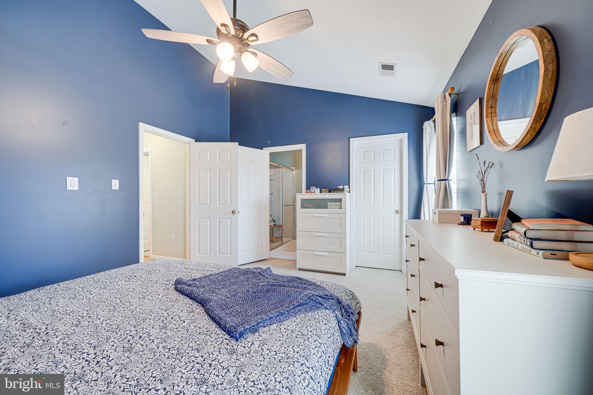 FAIR LAKES - Residential