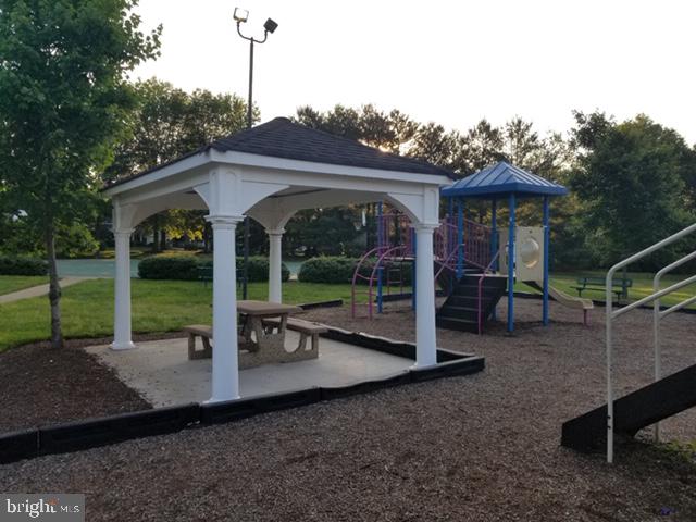 FOX POINT - Residential