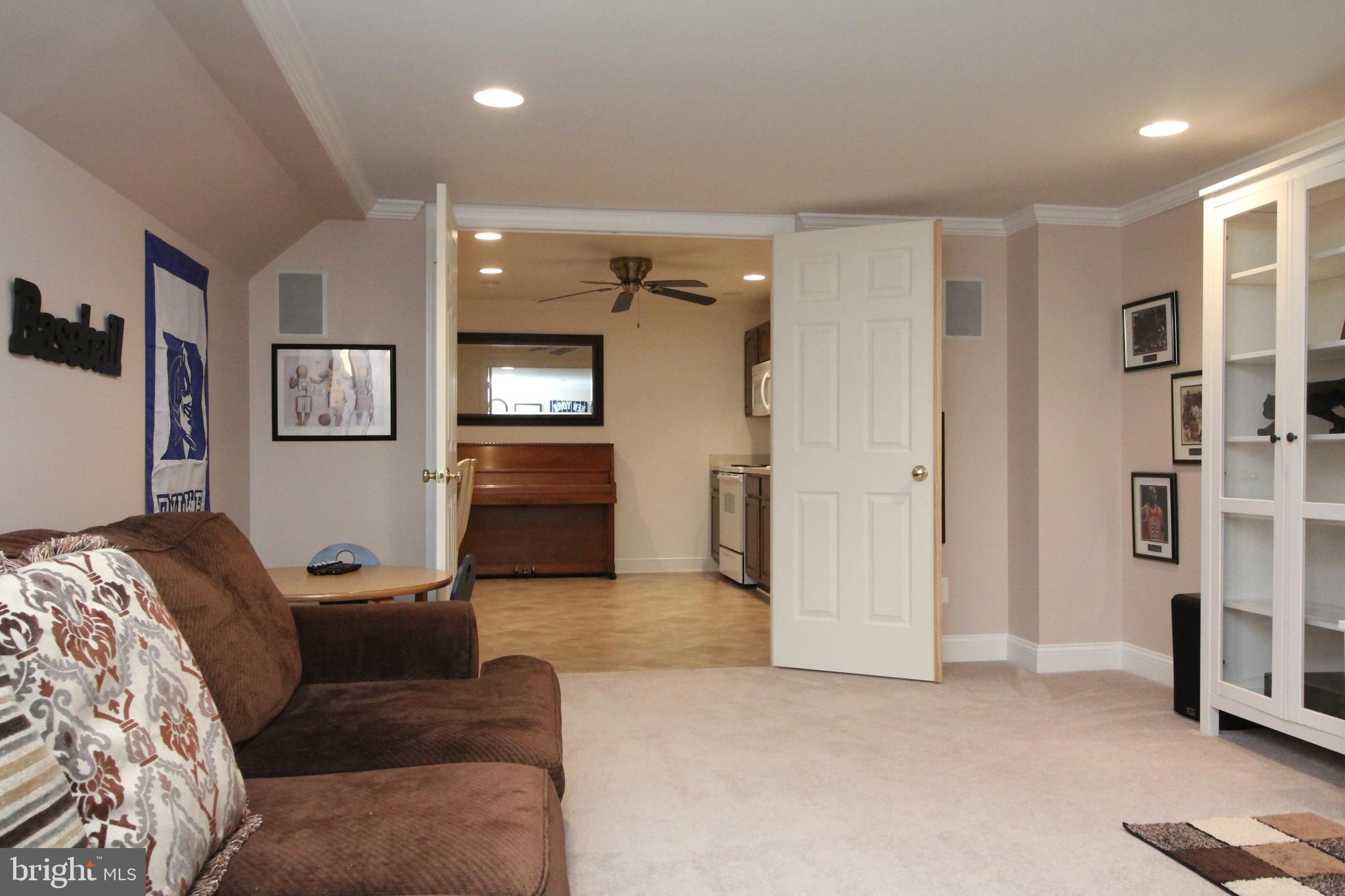 FOX POINT - Residential