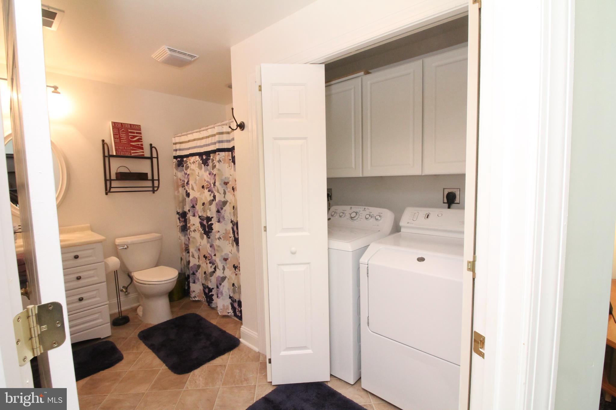 FOX POINT - Residential