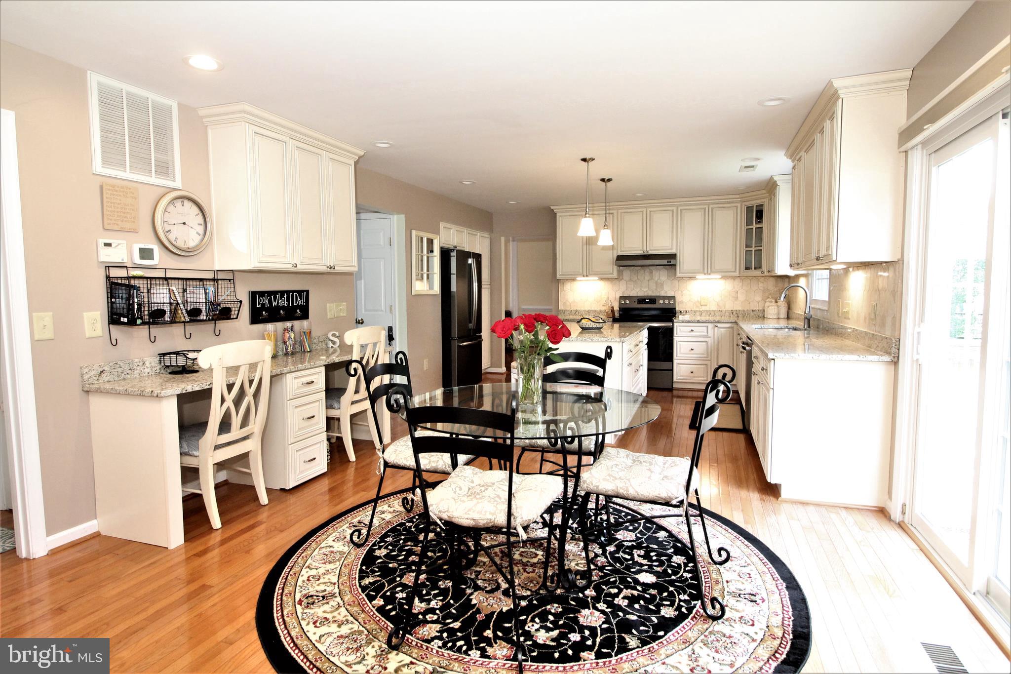 FOX POINT - Residential