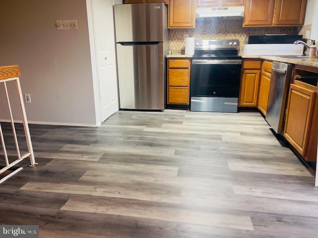 RESTON - Residential Lease