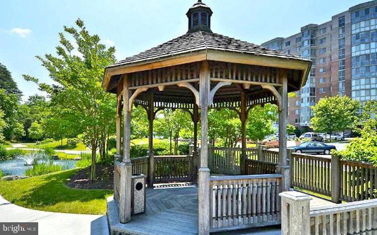 LEISURE WORLD - Residential