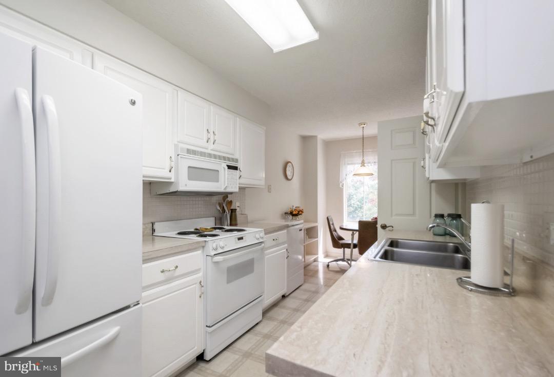 LEISURE WORLD - Residential