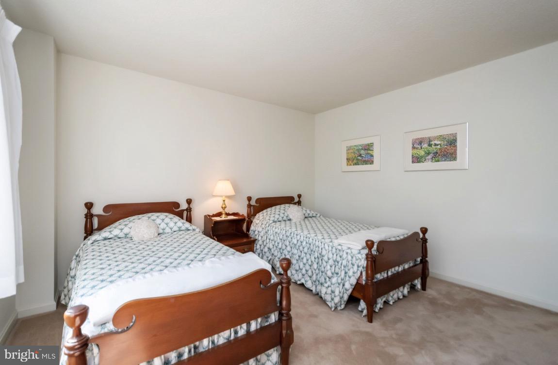 LEISURE WORLD - Residential