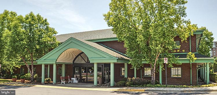 LEISURE WORLD - Residential