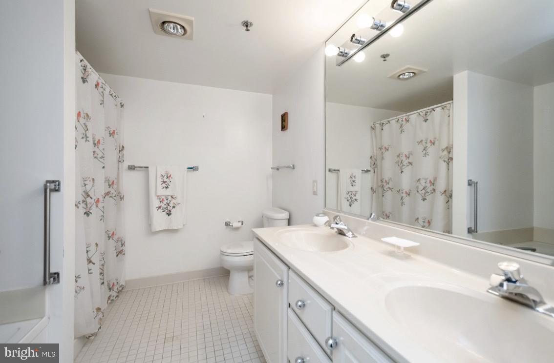 LEISURE WORLD - Residential