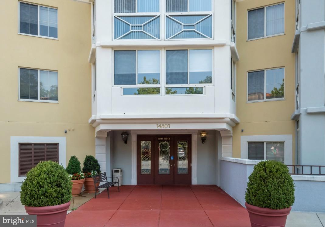 LEISURE WORLD - Residential