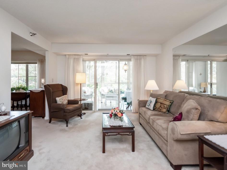 LEISURE WORLD - Residential