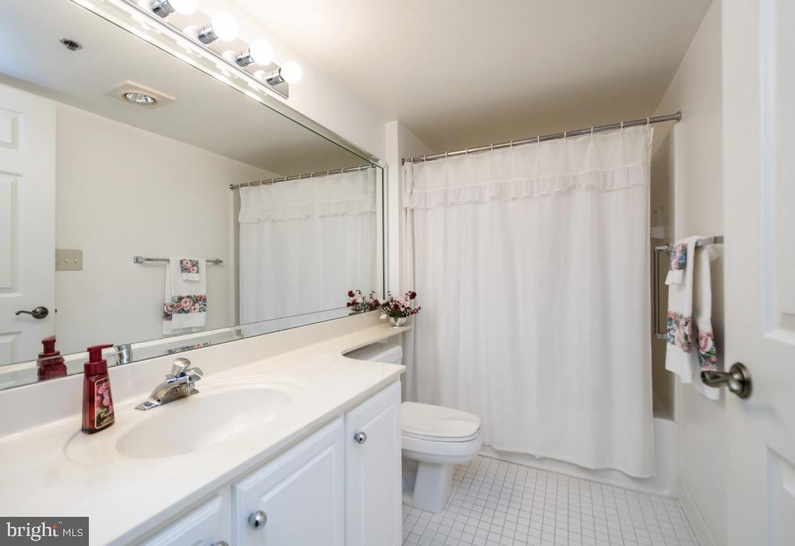 LEISURE WORLD - Residential