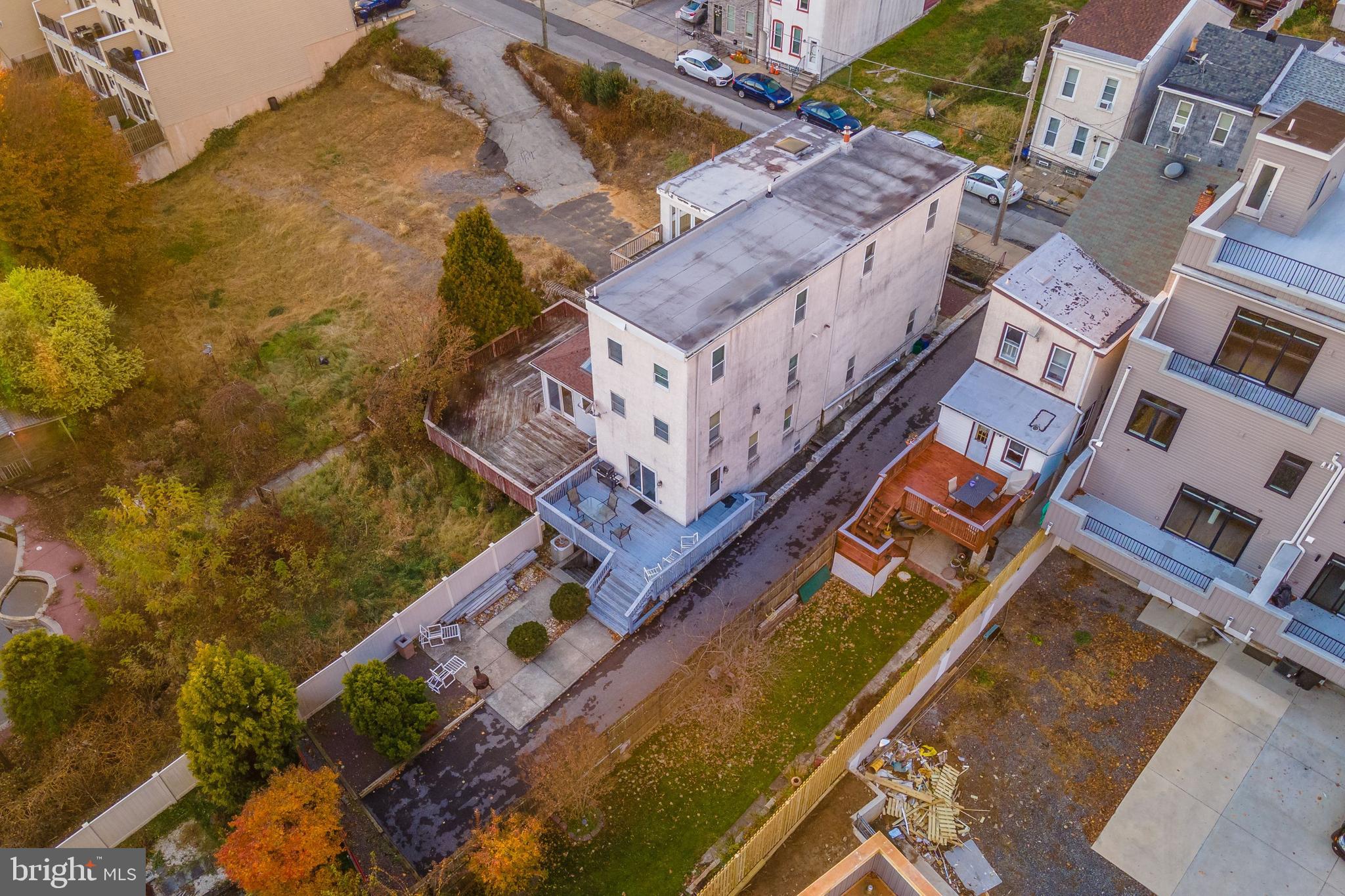 ROXBOROUGH - Residential