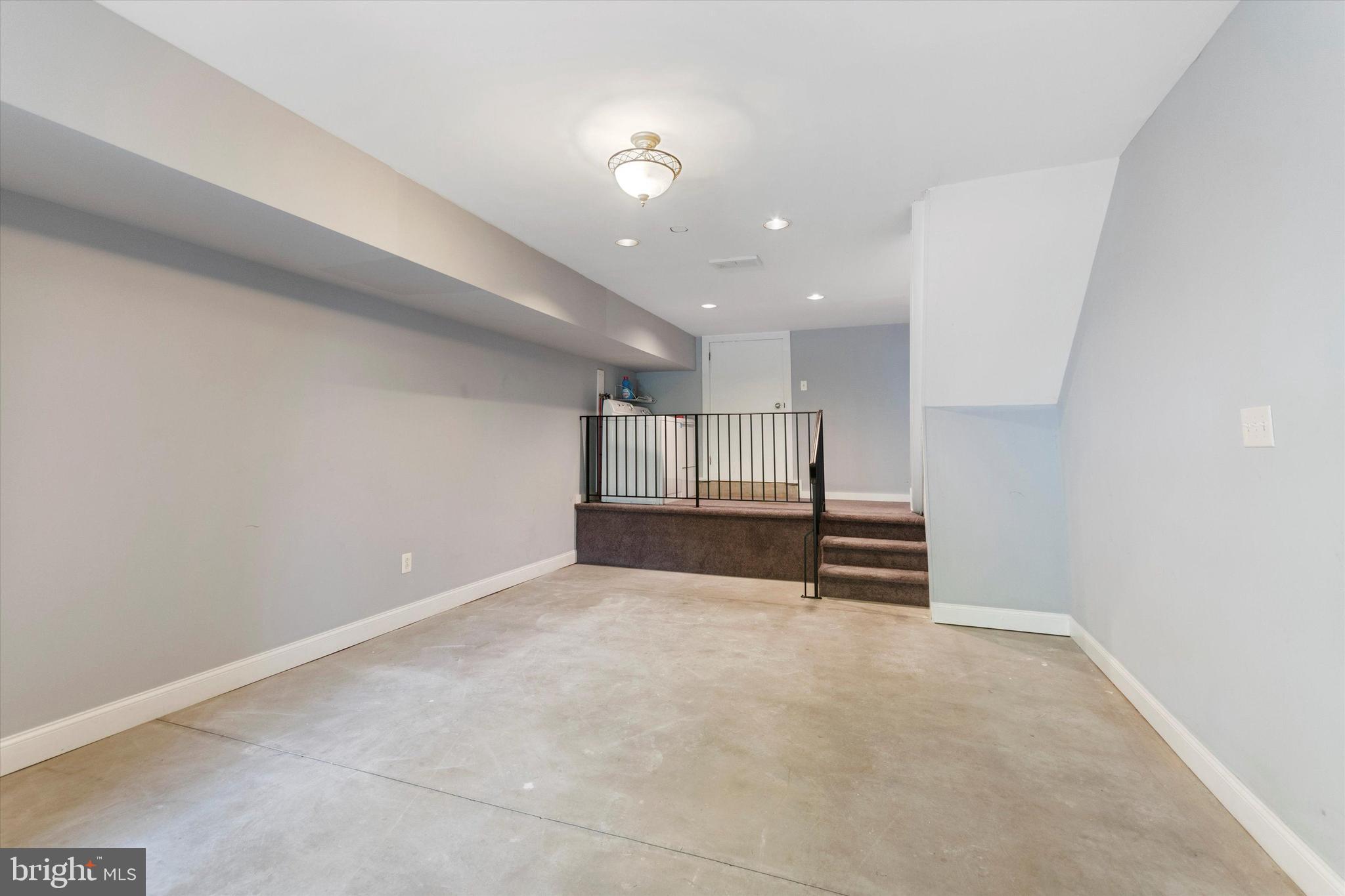 ROXBOROUGH - Residential