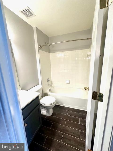 TOWNES AT COMPTON FARM - Residential Lease