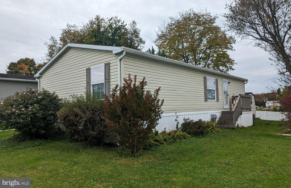 Photo of 206 GREYFIELD DR, LANCASTER, PA 17603 (MLS # PALA2027000)