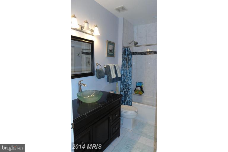 HAWTHORNE - Residential Lease