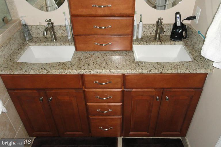 HAWTHORNE - Residential Lease