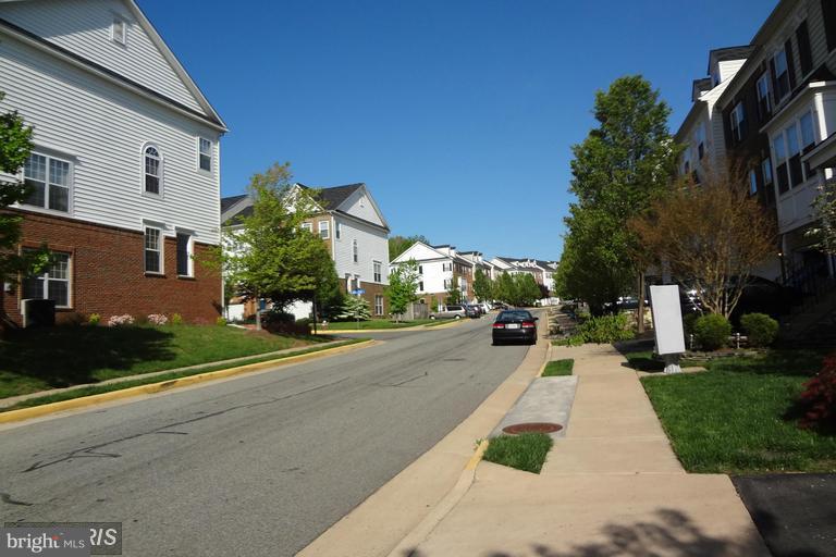 HAWTHORNE - Residential Lease