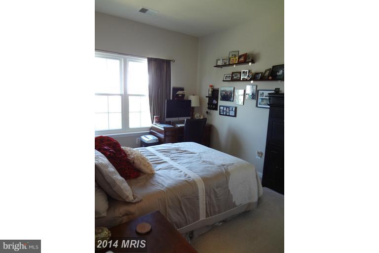 HAWTHORNE - Residential Lease