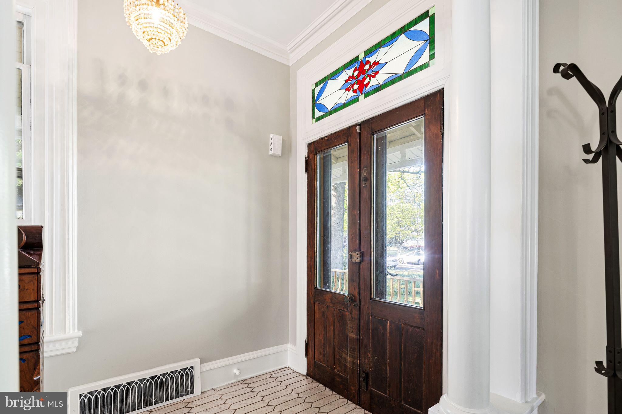 406 LIPPINCOTT AVENUE