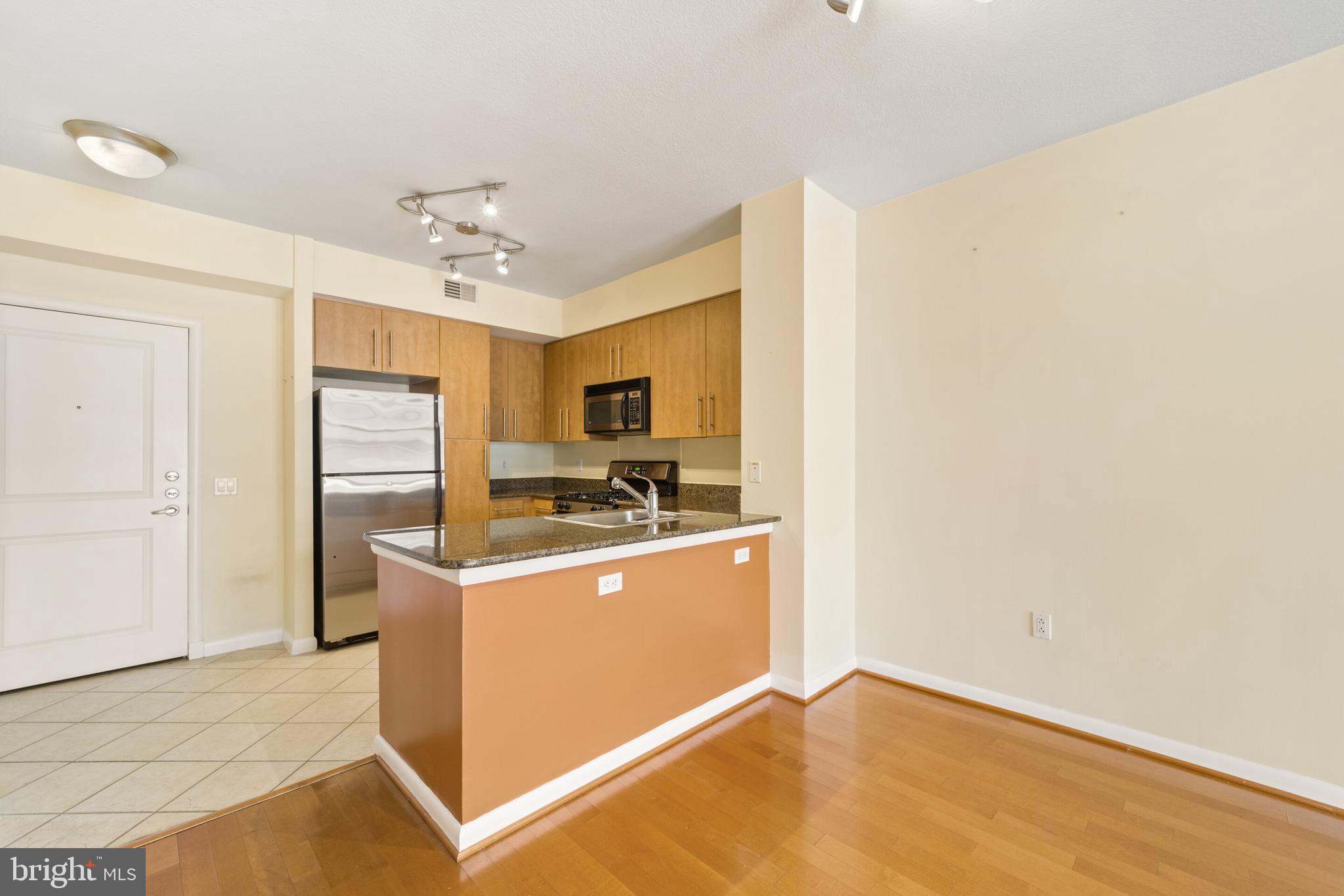 CLARENDON - Residential Lease