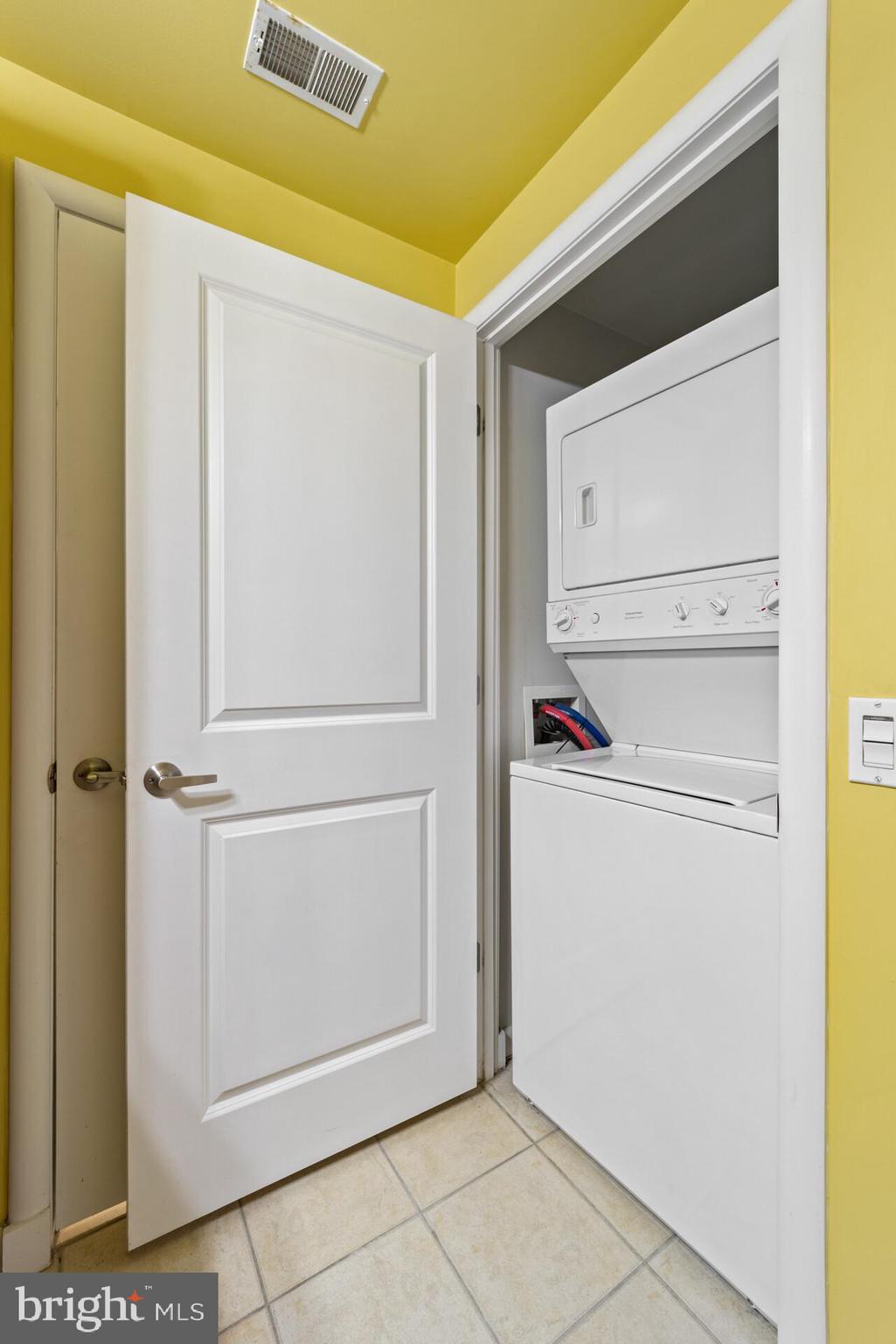 CLARENDON - Residential Lease