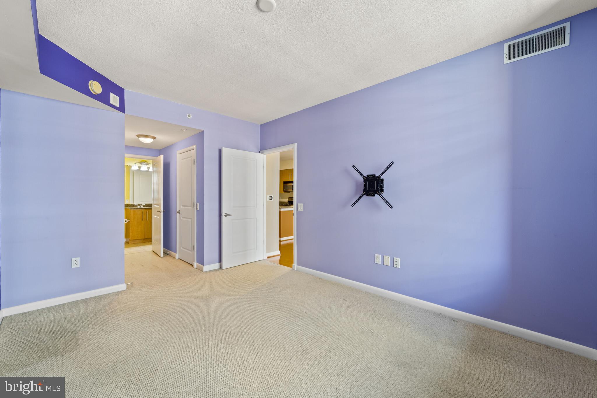 CLARENDON - Residential Lease