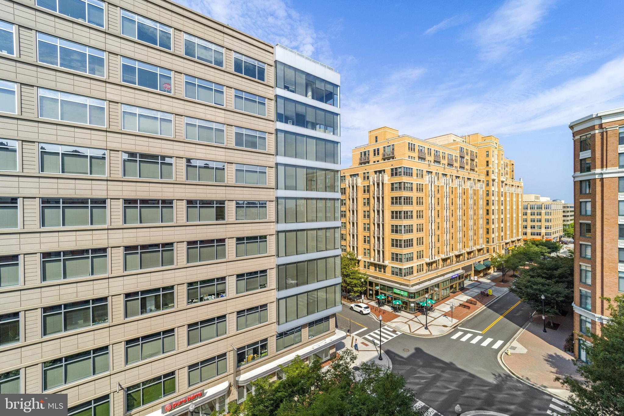 CLARENDON - Residential Lease