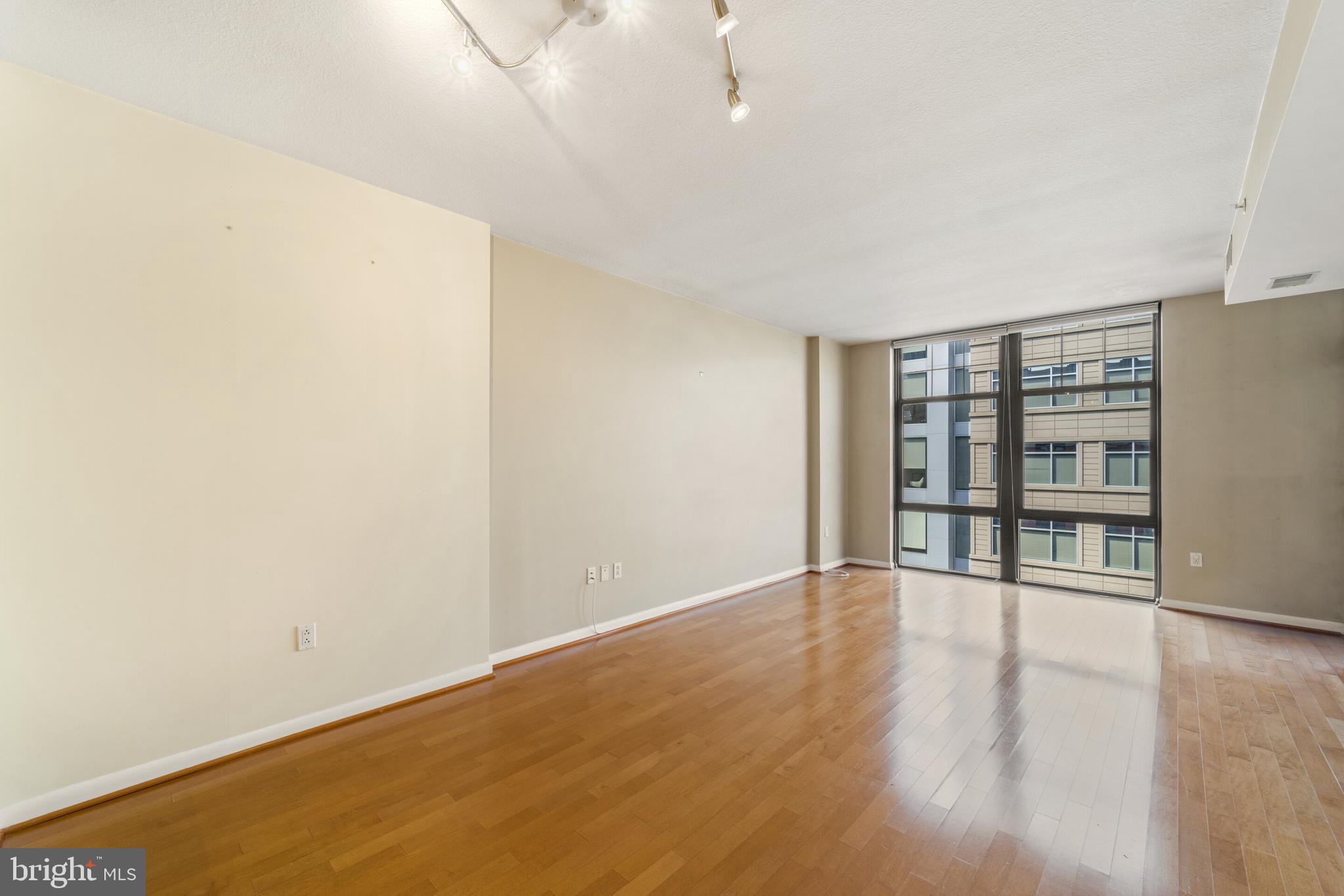 CLARENDON - Residential Lease