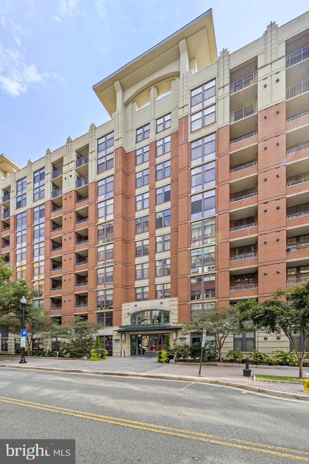 CLARENDON - Residential Lease