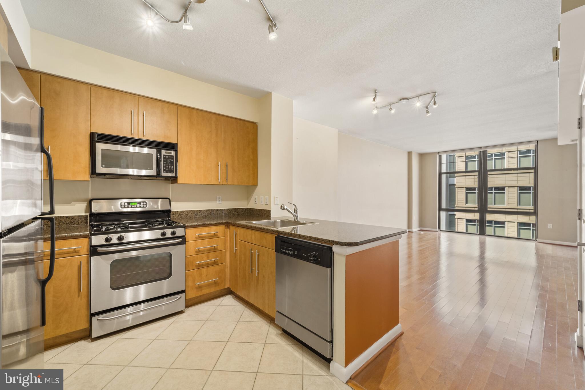 CLARENDON - Residential Lease