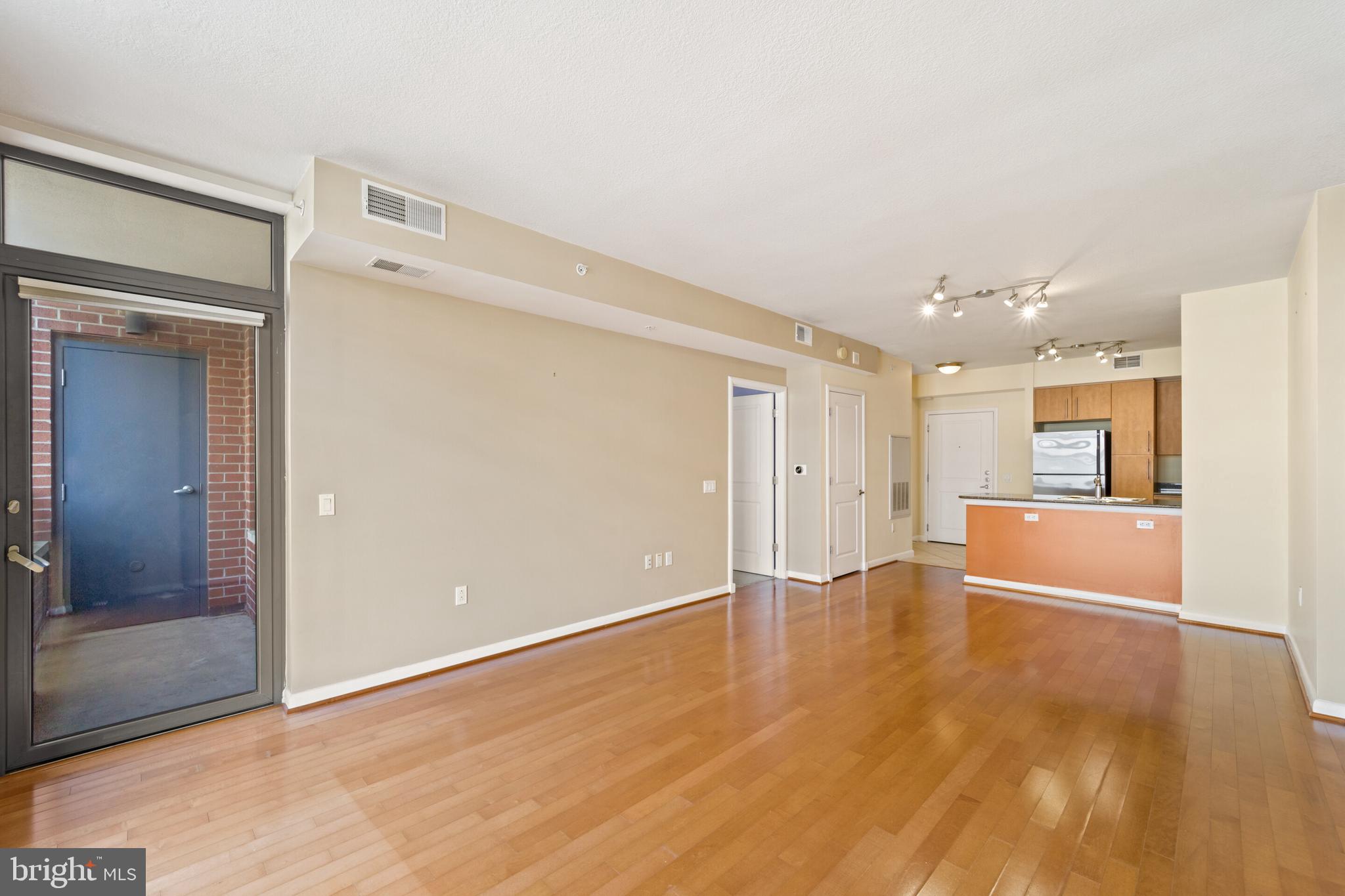 CLARENDON - Residential Lease