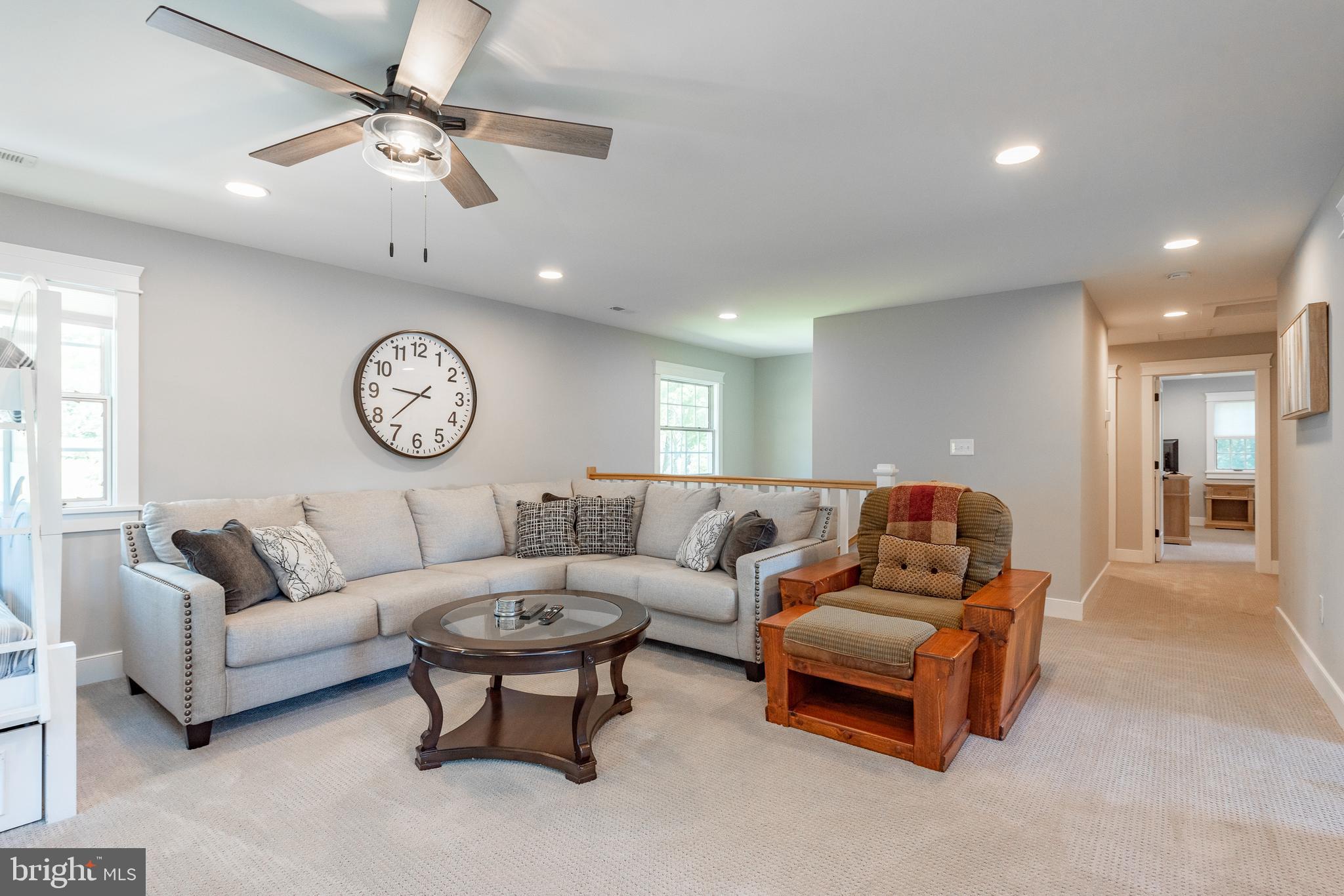 PARADISE POINT - Residential