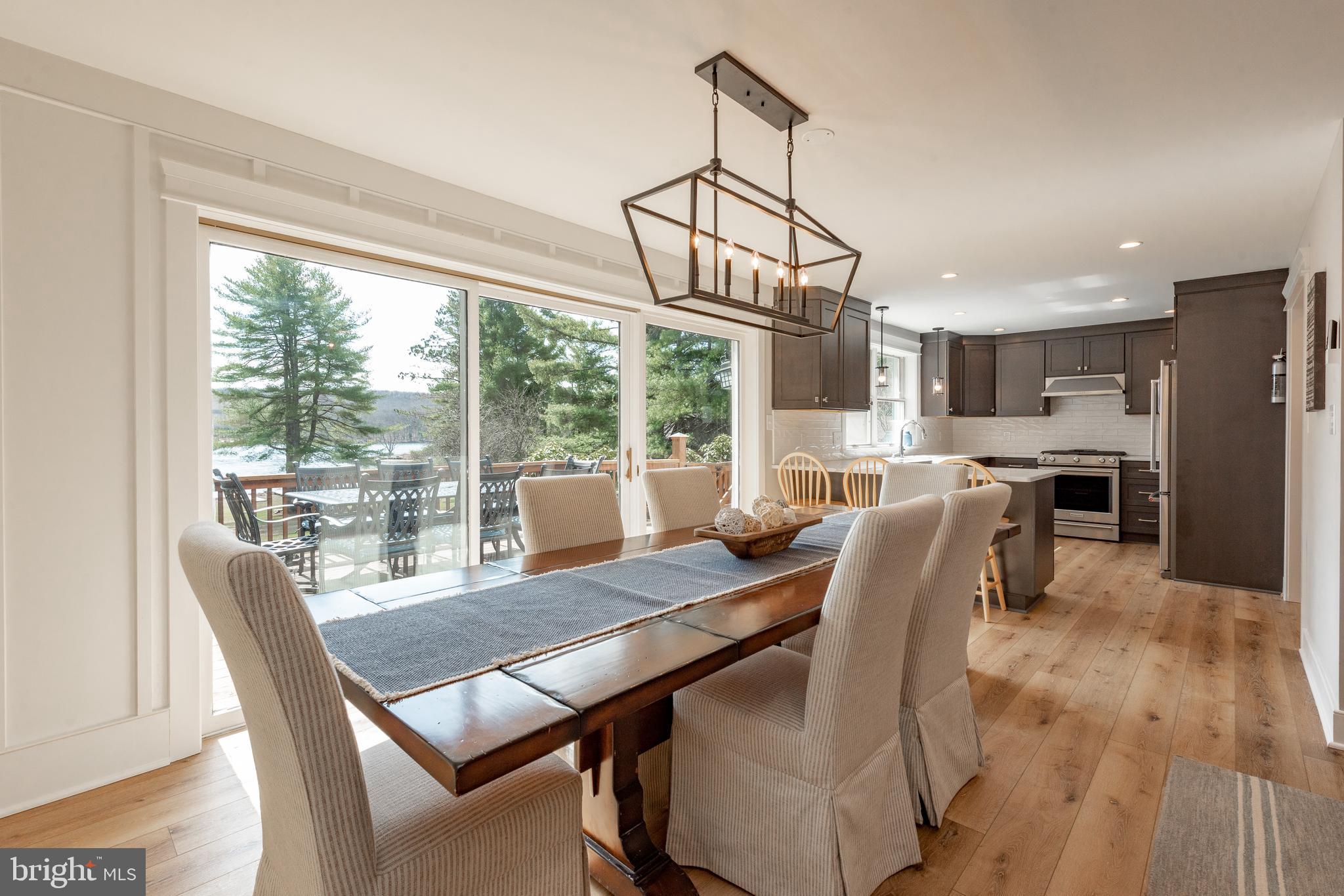 PARADISE POINT - Residential