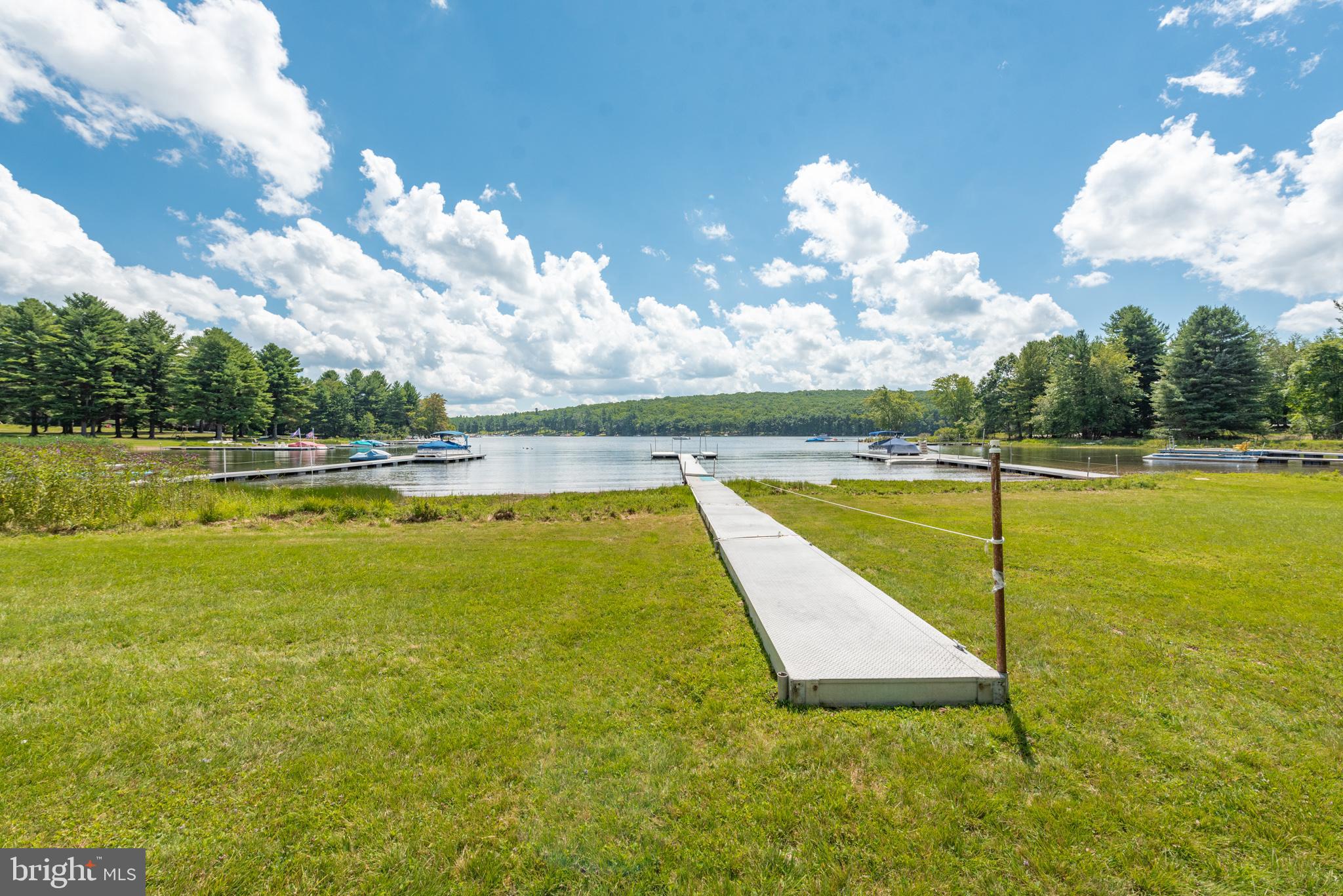 PARADISE POINT - Residential