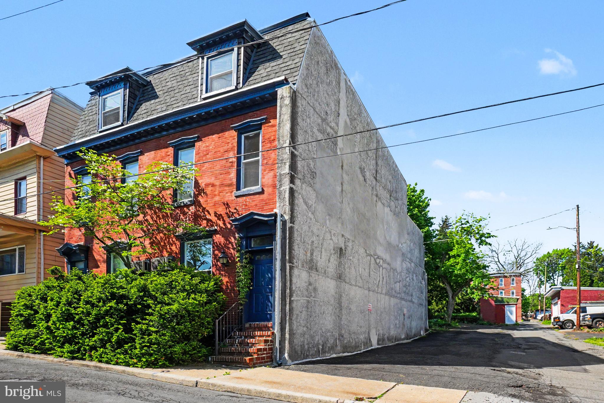 POTTSVILLE - Residential