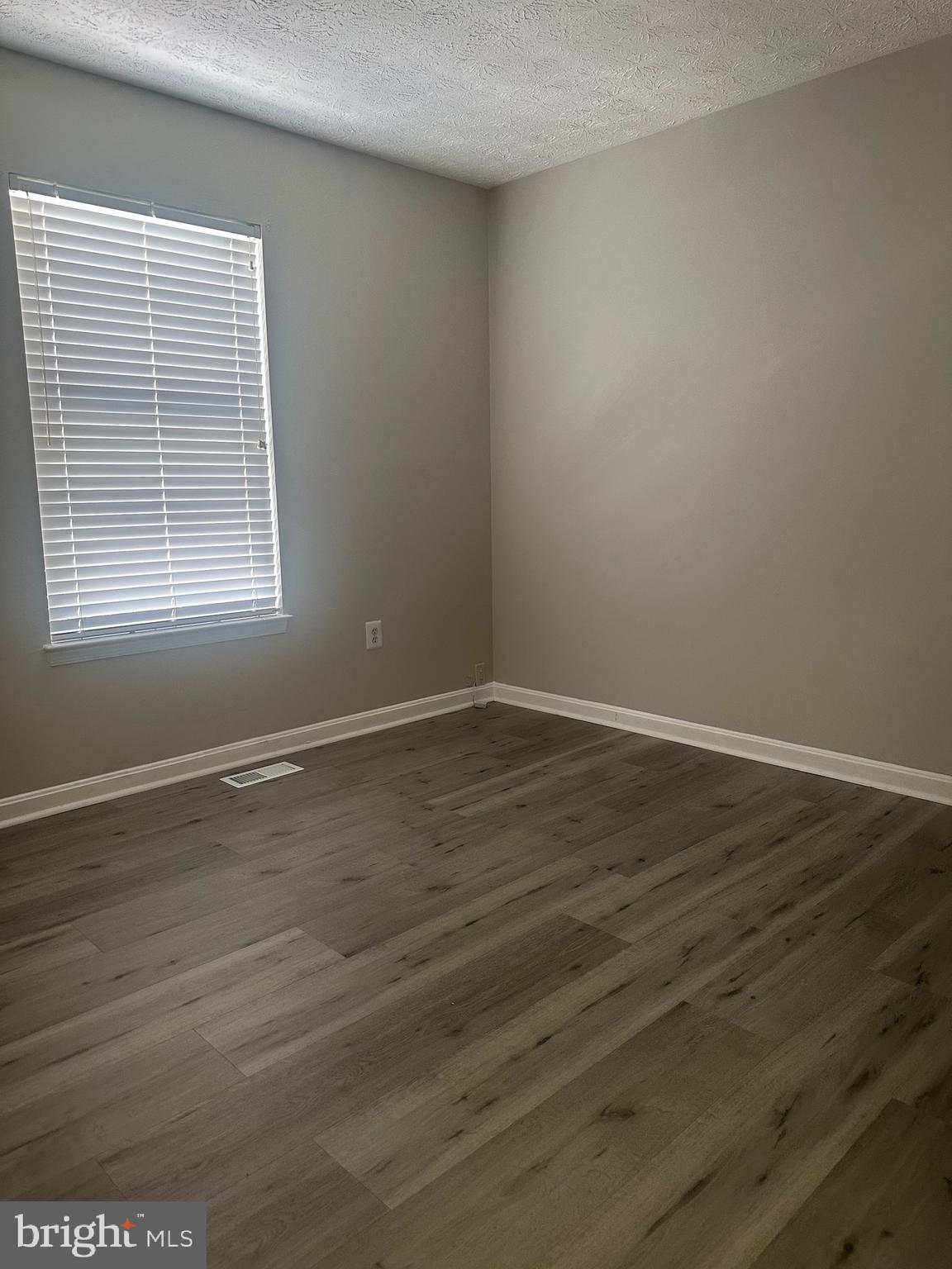 PARK RIDGE - Residential Lease